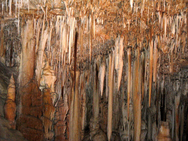 Сталактиты. Пещера Сорек, Израиль