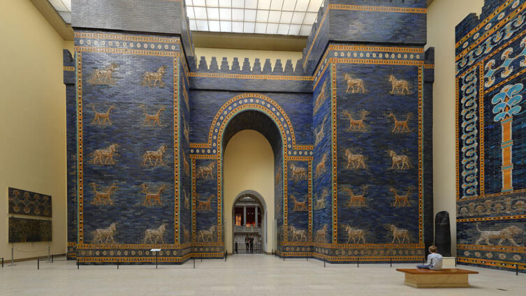 Часть Врат Иштар в Берлинском музее Передней Азии