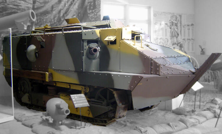 Шнейдер СА-1 в танковом музее Самюра, Франция