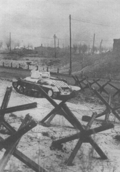 Советский танк английского производства «Валентайн II» на оборонительных рубежах во время битвы за Москву. Западный фронт
