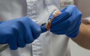 Виды протезирования зубов и их особенности: выбираем качественный протез