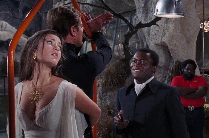 Кадр из к/ф «Живи и дай умереть», 1973 г.