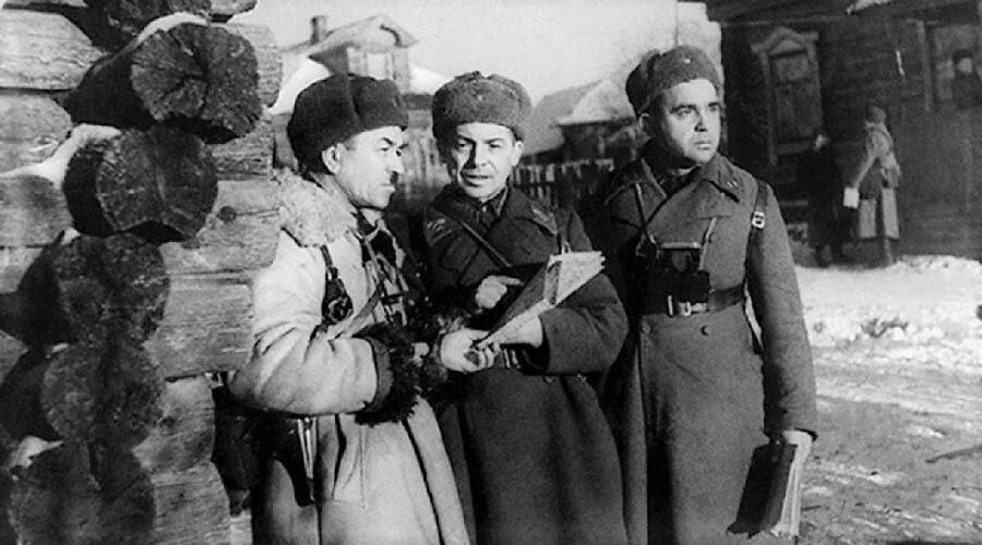 Командование 316 дивизии. Генерал Панфилов, полковник Серебряков, ст.бат.комиссар Егров, 18.11.1941, утро. Через несколько минут генерал погибнет