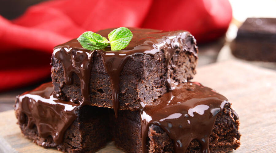 Как сделать дома шоколадные пирожные?