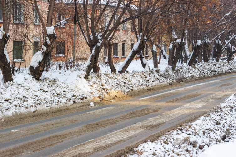 Как борются с гололедом на улицах?