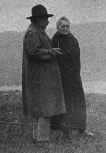 Мария Кюри и Альберт Эйнштейн. Снимок 1929 г.