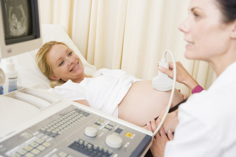 Опасна ли внематочная беременность и каковы ее причины?