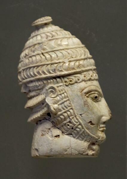 Голова с раскопок в Микенах, ΧIII — ΧIѴ век до н.э.
