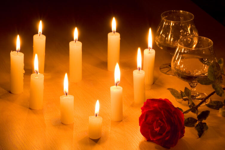 Как привлечь в дом богатство при помощи свечи?