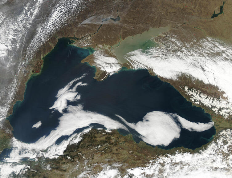 Космический снимок Чёрного моря со спутника НАСА Aqua. Апрель 2003 г.