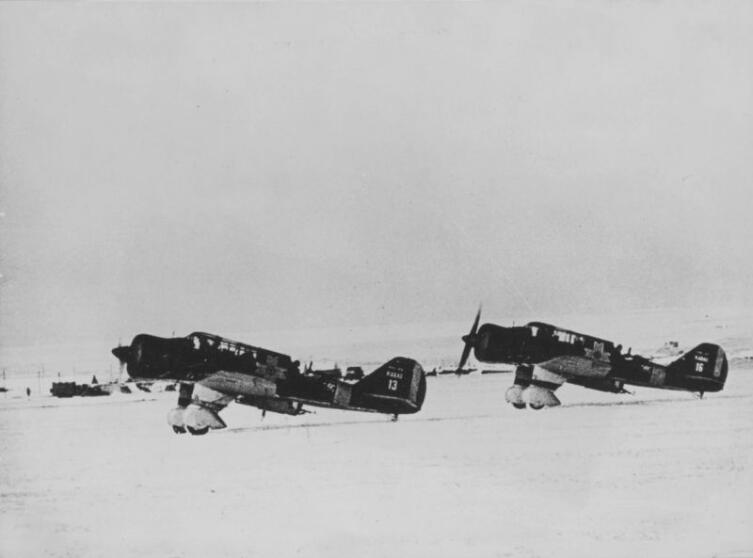 Румынские легкие бомбардировщики PZL P.23B на аэродроме Морозовская под Сталинградом