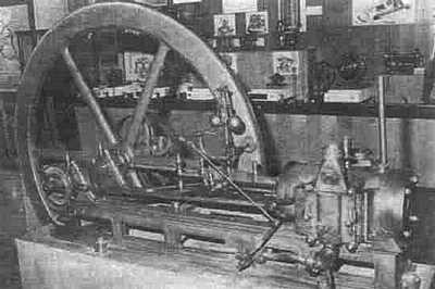 Двигатель Ленуара в музее искусств и ремёсел, Париж