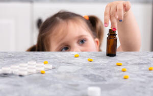 Можно ли давать ребёнку обезболивающие таблетки?