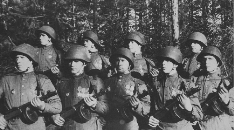 Кавалеры ордена Славы — военнослужащие роты автоматчиков 196-го гвардейского стрелкового полка
