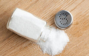 Какие приметы и суеверия связаны с солью?