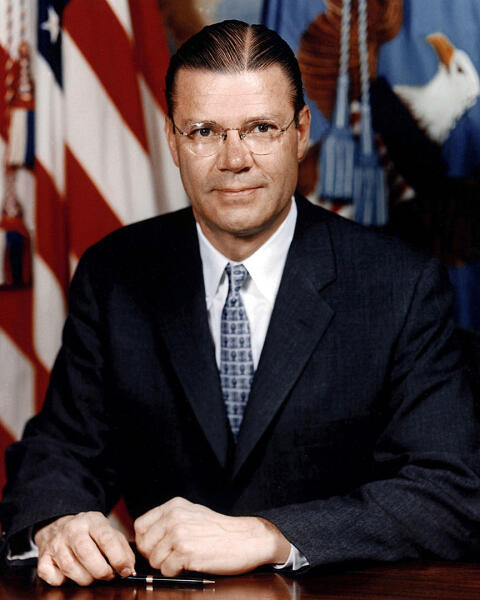 Роберт Макнамара, 8-й Министр Обороны США (1961−1968)