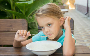 Манная каша: как правильно приготовить блюдо из детства?