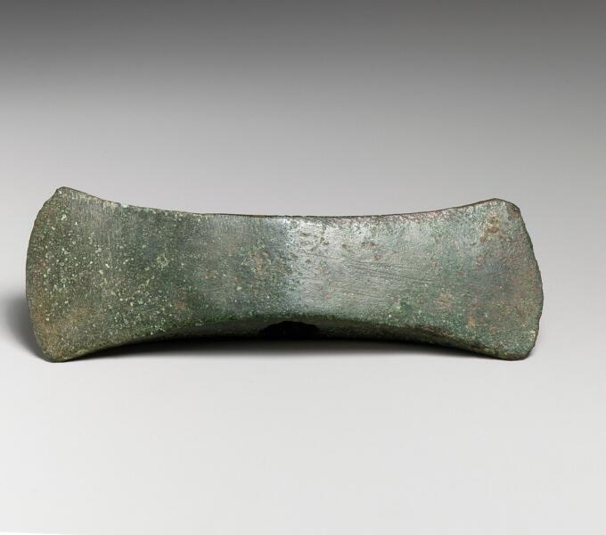 Двойной топор, Минойская культура, 1400−1050 год до н.э., 15×6 см, Метрополитен-музей, Нью-Йорк, США