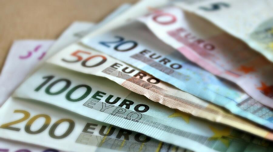 Как появилась валютная зона евро?