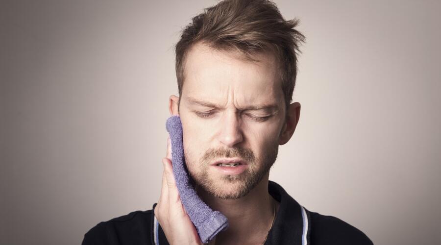 Удаление зуба: подготовка, противопоказания и возможные осложнения