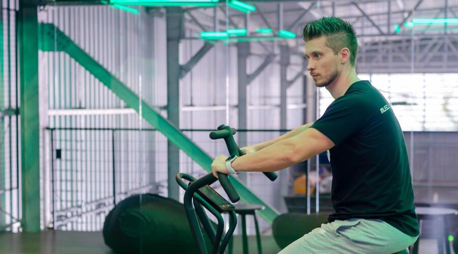 Как оборудовать спортивную зону на туристическом объекте?