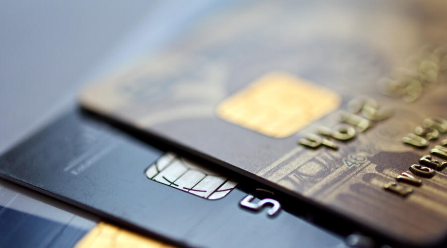 Где заказать кредитку с кэшбэком за покупки: оформление в онлайн-режиме