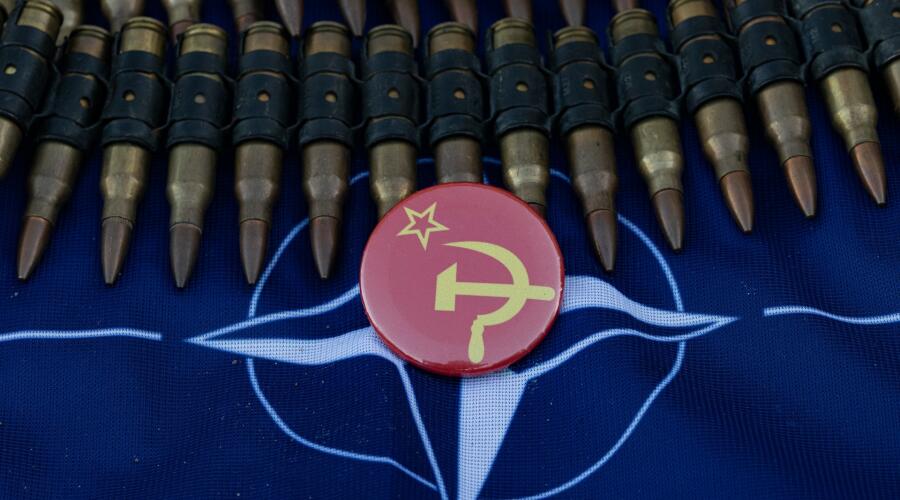 Местная достопримечательность. О чем можно говорить с опавшими листьями?