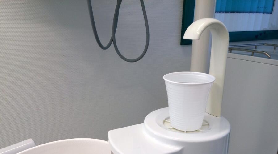 В чем преимущества закупки стоматологических материалов в интернет-магазине?