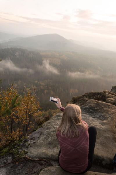 Телефон, Instagram и мягкий диван — лучшие друзья современного подростка?