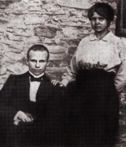 Н. С. Хрущёв со своей первой женой Е. И. Писаревой. Юзовка, ок. 1916 г.