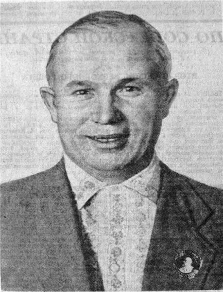 Н. С. Хрущёв, награждённый орденом Ленина за строительство метрополитена в Москве, 1935 г.