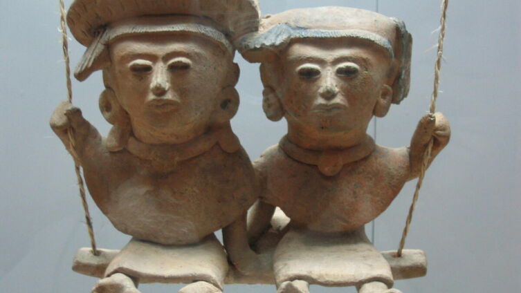 Пара фигурок на качелях из Ремохадас, примерно IV—IX вв.