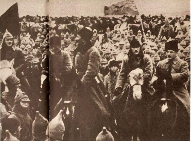 1я Конная армия. Буденный, Ворошилов, Щаденко. 1919−1920 гг. 1я Конная армия. Буденный, Ворошилов, Щаденко. 1919−1920 гг.