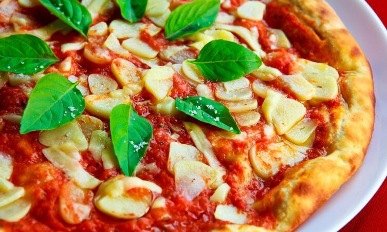Как приготовить вкусную пиццу с ветчиной?