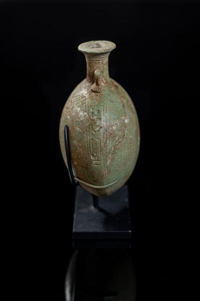 Фаянсовая новогодняя бутылка, примерно 600 год до н.э., Хьюстонский музей естествознания
