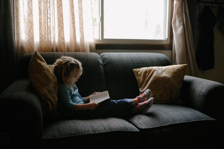 С какого возраста учить ребенка читать?