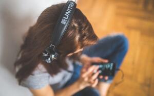 Прослушивание музыки онлайн и оффлайн — главные плюсы и минусы