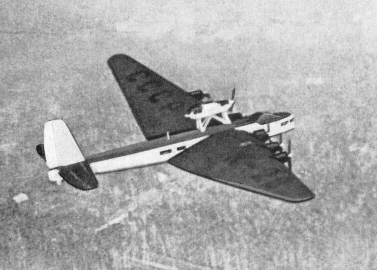 Самолет АНТ-20 «Максим Горький» в полете