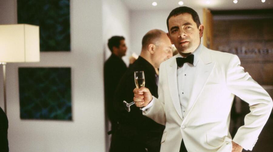 Комиссар Жюв, инспектор Клузо и агент Джонни Инглиш: что общего между этими персонажами?