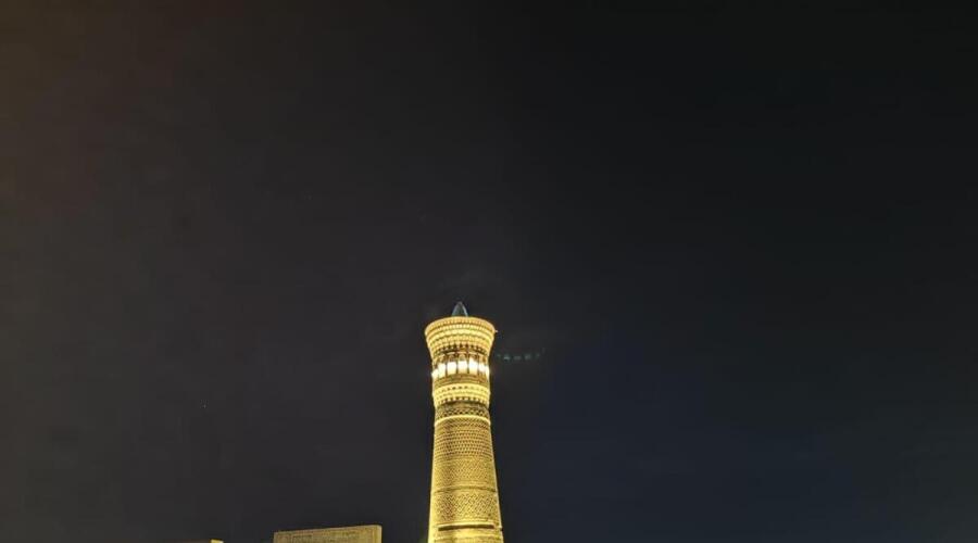 Ночная Бухара по-особенному прекрасна с одной единственной оговоркой - чтобы в городе был свет!