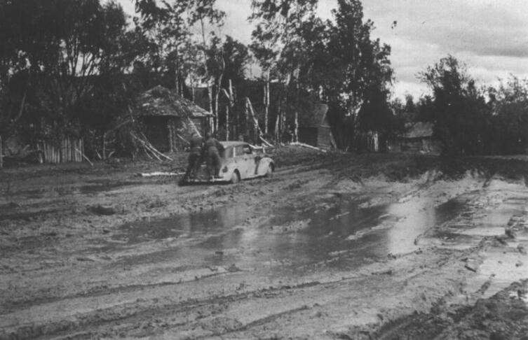 Распутица на дорогах, осень 1941 г.