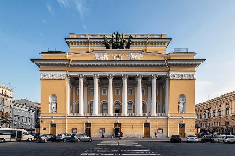 Современный фасад Александринского театра, Санкт-Петербург
