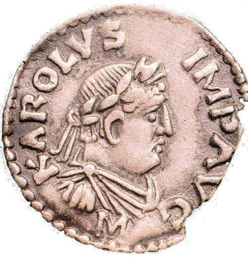 Монета Карла Великого, изображающая его в традиционной римской одежде. Карл, будучи в Риме, был вынужден дважды надевать тогу. Надпись: KAROLVS IMP AVG
