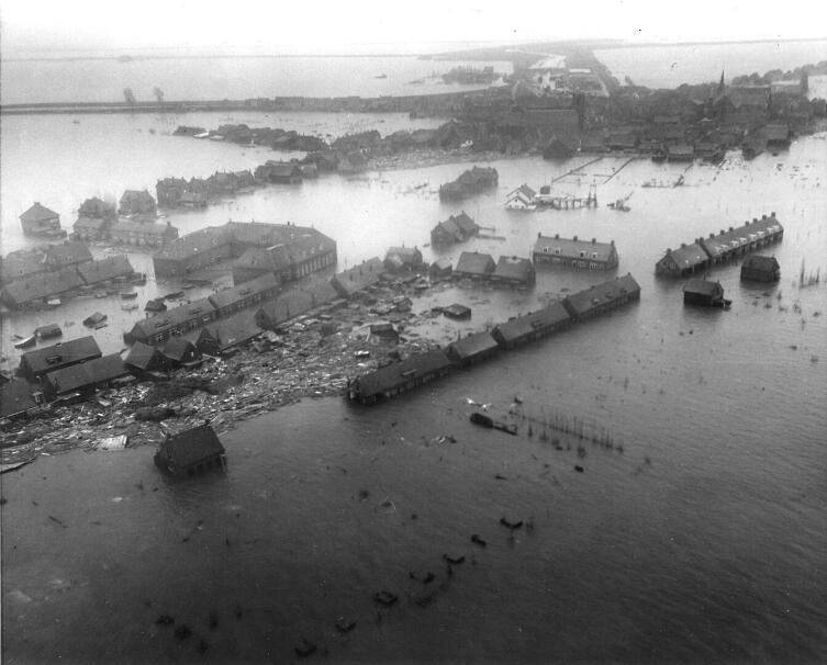 Зёйд-Бевеланд, 1953 год