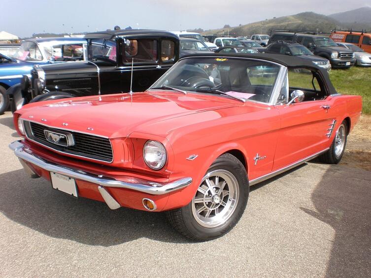 Ford Mustang. Кабриолет модели 1966 года