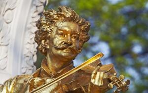 Почему Иоганн Батист Штраус запрещал сыновьям играть на скрипке?