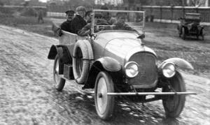 Как появились первые советские автомобили?