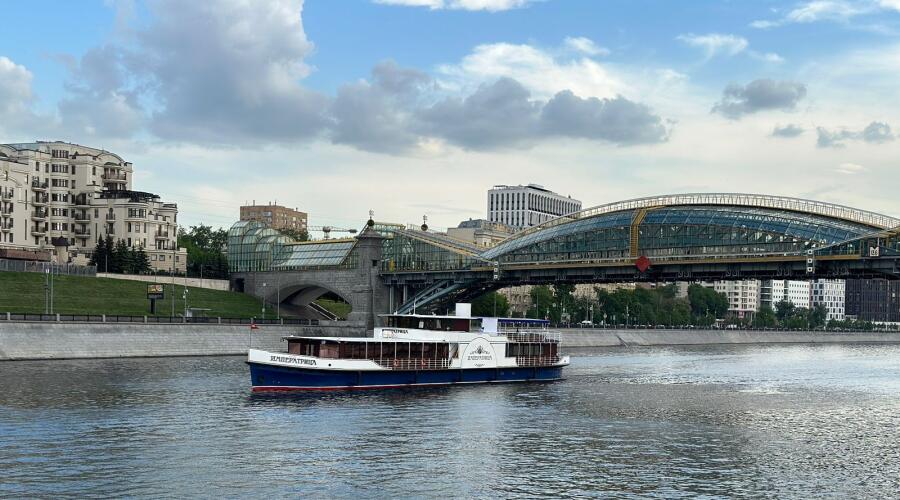 На волне роскоши: как аренда яхты превращает любое мероприятие в незабываемое путешествие