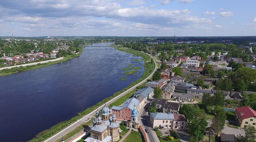 Екабпилс. Вид на Свято-Духов монастырь и Даугаву с воздуха