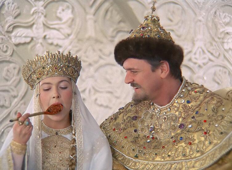 «Иван Васильевич меняет профессию». 5. Как управдом Иван Васильевич Бунша вписался в образ царя? «Иван Васильевич меняет профессию». 5. Как управдом Иван Васильевич Бунша вписался в образ царя?